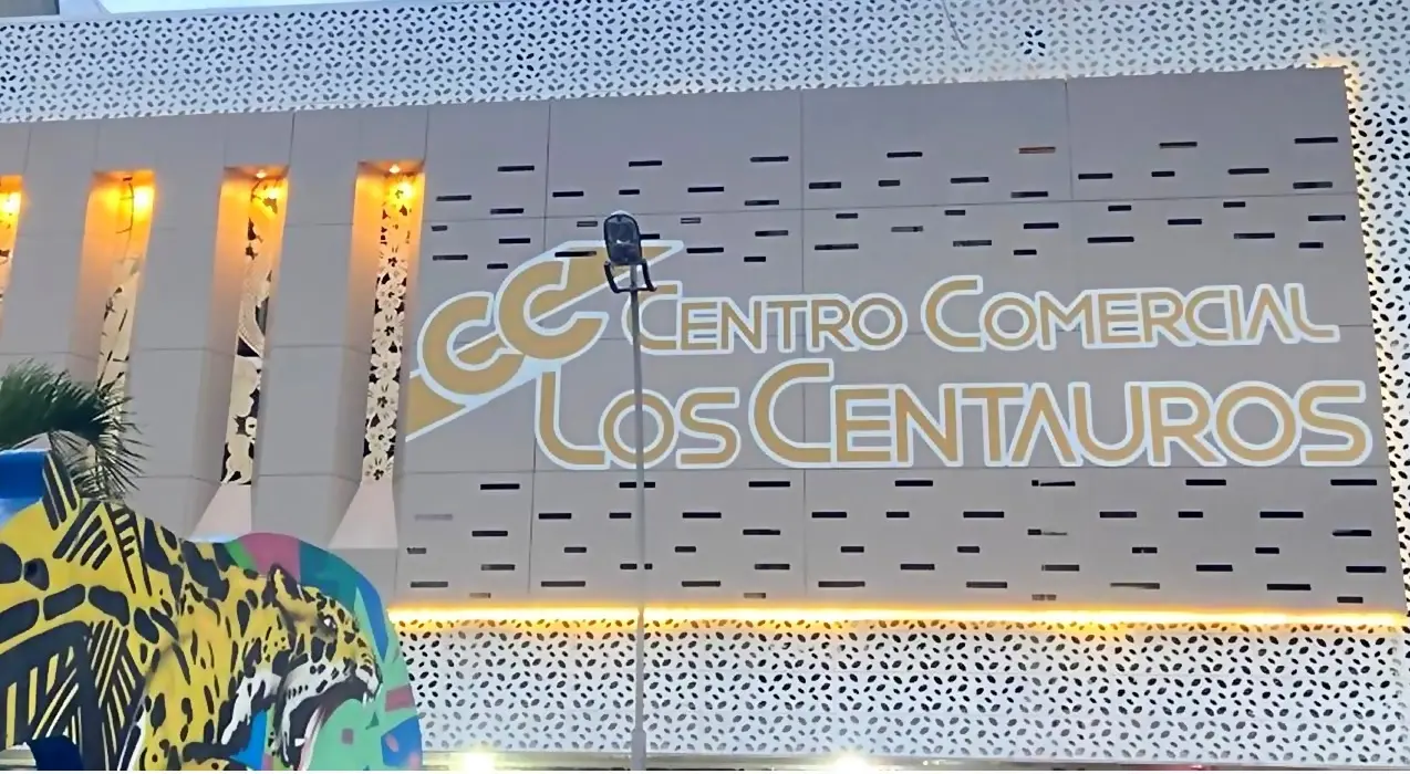 Centro Comercial Los Centauros